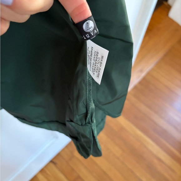 Lightweight packable rain/ wind jacket - Picture 3 of 4